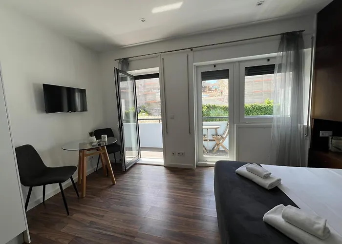 Almada & Apartment *