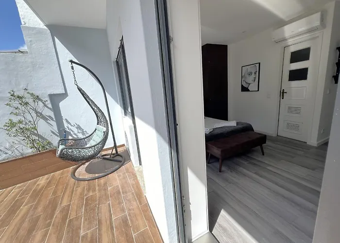 Almada & Apartment *