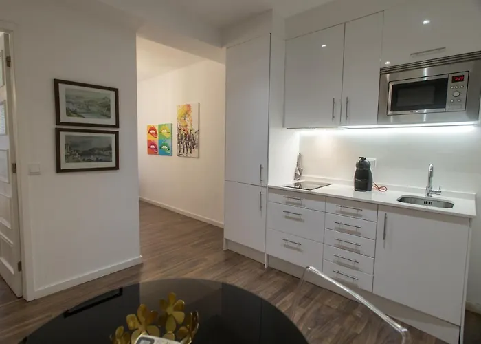 Almada & Apartamento *