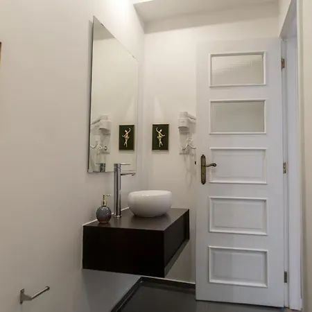 Almada & Apartment