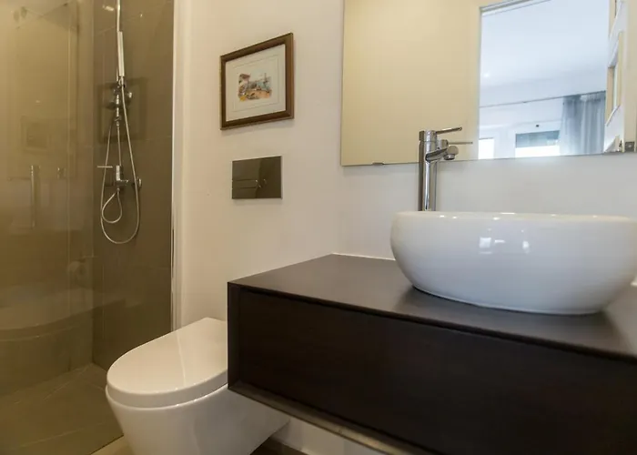 Almada Studios&suites *