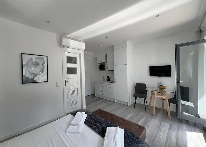 Almada Studios&suites