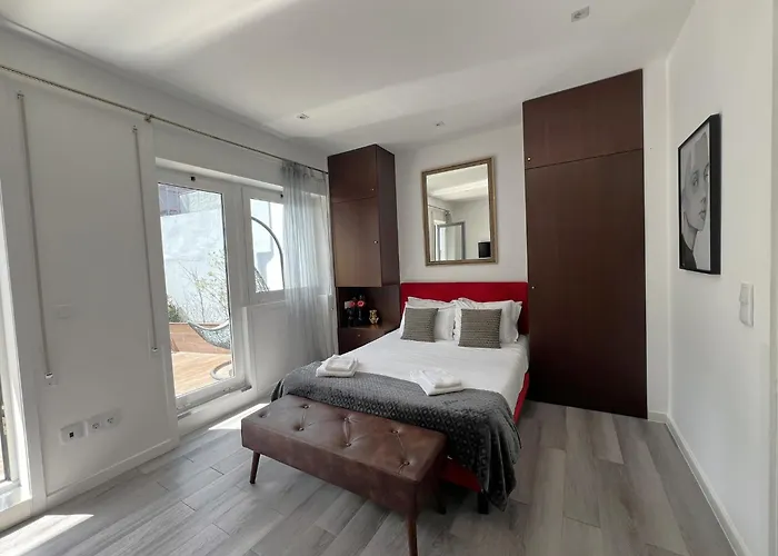 Almada Studios&suites Apartamento *
