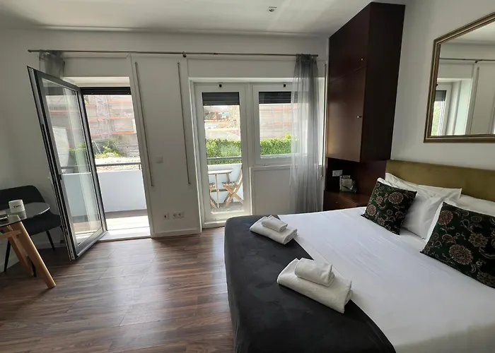 Almada Studios&suites