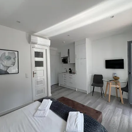 Almada Studios&suites