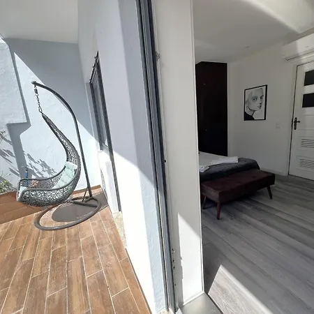Almada Studios&suites Apartamento *