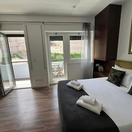 Almada Studios&suites